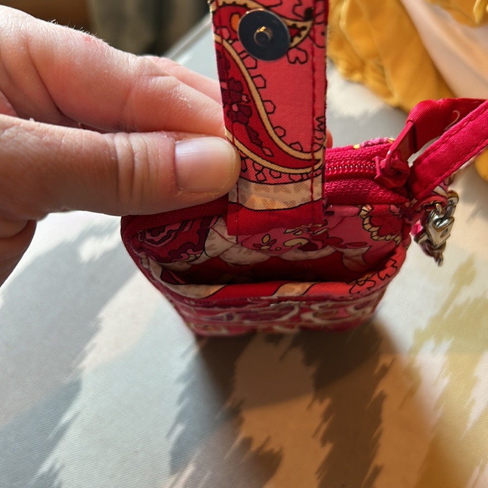 Vera Bradley Retired Rosy Posies Wrislet ❤️ - Picture 8 of 10